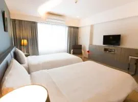 Grand Tower Inn Sathorn Hotel - SHA Plus