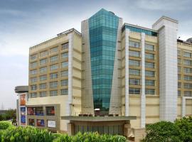 Mahagun Sarovar Portico Suites, hotel v mestu Ghaziabad