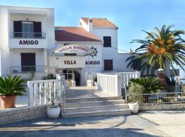 Villa Amigo, hotel en Podstrana