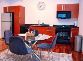 Cozy Stylish Downtown Loft, hotel en St. Louis