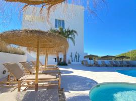 The Olive Boutique Suites & Spa, hotel in Cala Llonga