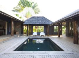 Beachfront Villa - Pod House, Private Plunge Pool, Hotel in Savusavu