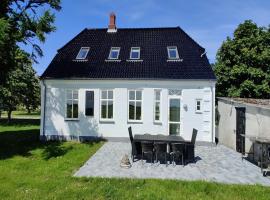 Holiday Home Juuso - 20km from the sea in Western Jutland by Interhome, hotel i Bredebro