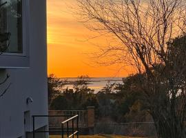 Strömstad lägenhet nära hav och stad: Strömstad şehrinde bir otel