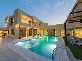 Adam's Luxury Villa DeadSea, hotel di Sowayma