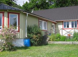 Three-Bedroom Holiday home in Skå, viešbutis mieste Ekerö