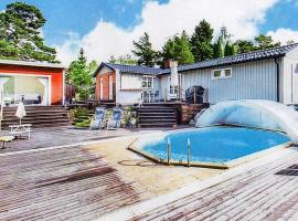 Holiday home NYNÄSHAMN โรงแรมในนือเนซามน์