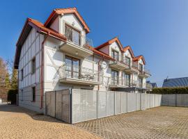 Liliowa Seaside Apartments by Noclegi Renters, hotel in Dębki