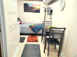 Cozy & Convenient Studio Apartment, hotel di Pickering