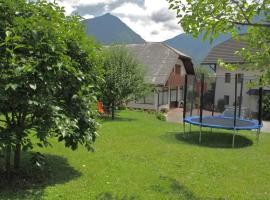 Apartments and Rooms Tajcr, hotel di Bovec