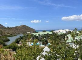 Cottage Cosy Duplex Anse Marcel, Vue mer et marina، فندق في Anse Marcel 