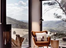 Roam Merrijig - Luxury stay with mountain views - foothills of Mt Buller