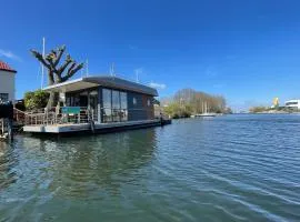 Houseboat Kamperland