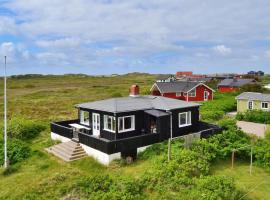 Holiday Home Sohvi - 450m from the sea in Western Jutland by Interhome, hotel i Lakolk