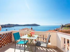 BELVEDERE AP1059 Villefranche-sur-Mer by Riviera Holiday Homes, hotell sihtkohas Villefranche-sur-Mer