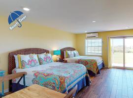 IR128 1st Floor Condo, 1 Bedroom Efficiency, Shared Pools, Boardwalks, hotel en Port Aransas