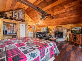 Bear Paw Bungalow, hotel di Sevierville