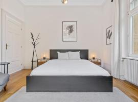 Charming Room with Balcony in Center, khách sạn ở Luxembourg