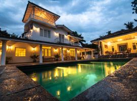 The Villa By R, hotel i Balapitiya