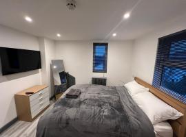 Rooms in Modernised Victorian House, hotel v mestu Croydon