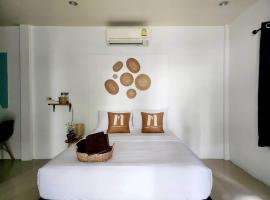 Minnie Seaview Resort, hotell i Ko Samed