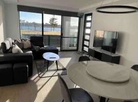 New ground floor 2 bed/2 bath Apartment Marina