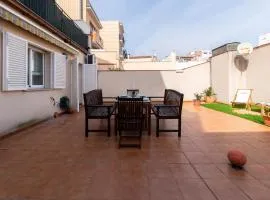 Apartamento con gran patio y excelente ubicación!