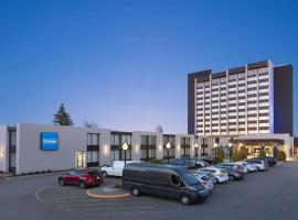 Travelodge by Wyndham Quebec City Hotel & Convention Centre, hotel v mestu Quebec