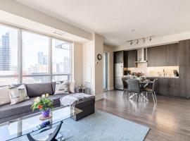 Luxury 1BR Condo - King Bed - Stunning City Views, hotell i Toronto