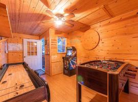 Cabin #3 Rainbow Trout - Pet Friendly- Sleeps 6 - Playground & Game Room, hotel en Payson