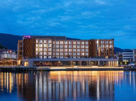 Moxy Bergen, hotel cerca de Aeropuerto de Bergen-Flesland - BGO, Bergen