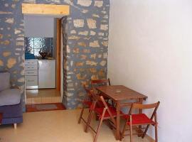 Appartement in einem dalmatischen Haus in Novigrad-Dalmatien neben Zadar, hotell i Novigrad Dalmatia