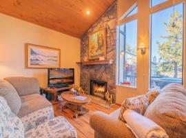 Lakefront Viking Oasis - Beautiful Viking Estates condo complex on the lake!, kondo di Big Bear Lake