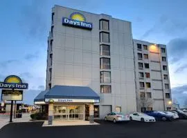 Days Inn by Wyndham Niagara Falls Near The Falls