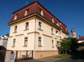 Hotel Jaro, viešbutis mieste Malnykas