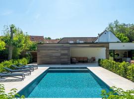 Luxury holiday home in Kortrijk with wellness, hotel di Kortrijk