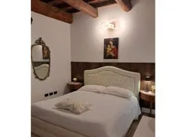 Centro storico, centralissimo LUXURY SMERALDO SUITE doccia idromassaggio ,paniere gratuito con piccola colazione