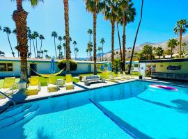 A PLACE IN THE SUN Hotel - ADULTS ONLY Big Units, Privacy Gardens & Heated Pool & Spa in 1 Acre Park Prime Location, PET Friendly, TOP Midcentury Modern Boutique Hotel, hotel i Palm Springs