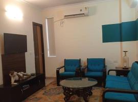 Aloha on the Ganges River & Mountain View 2 BR condo with pool F-305 by Almost Heaven，瑞詩凱詩的分租公寓