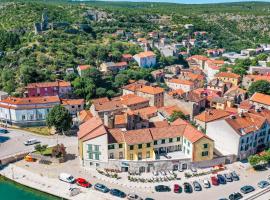 Hotel Kanjon Zrmanje: Obrovac şehrinde bir otel