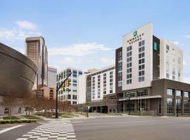 Embassy Suites by Hilton Charlotte Uptown, מלון ב-דאונטאון שארלוט (מרכז העיר), שארלוט