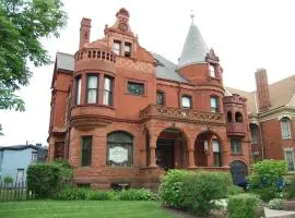 Schuster Mansion Bed & Breakfast