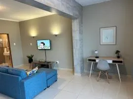 St Ives beach access apartment