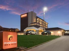 Orangewood Inn & Suites Kansas City Airport, готель у місті Канзас-Сіті