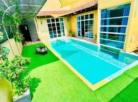 Batu Pahat Santalia Pool Villa 4BR 1k4Q 12~16px