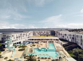 Falkensteiner Family Hotel Diadora، فندق في زادار