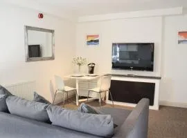 Modern 1 bedroom apartment close to Penzance town centre.