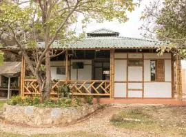 CABAÑA FAMILIAR en EcoparqueChinauta, PISCINA, GRANJA, JUEGOS, PESCA, RESTAURANTE