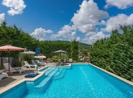 Villa Okra With Pool - Happy Rentals