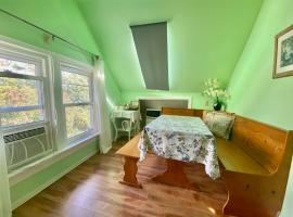 Cozy 1-bedroom loft with falls view 4mins to falls, viešbutis Niagara Folse